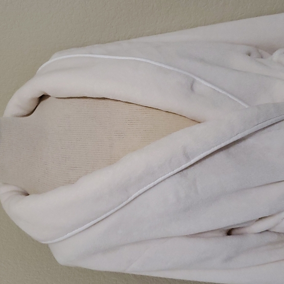 Brookstone Intimates & Sleepwear Brookstone Nap Long Plush Robe